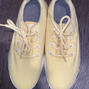 Women’s Allbirds wool runners size 9 yellow